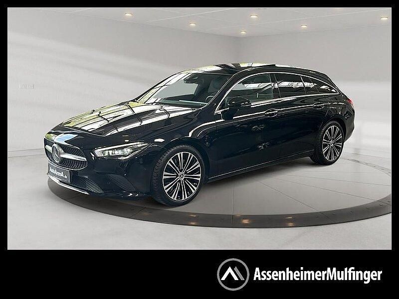 Metalliclack kosmosschwarz Gebraucht 2021 Mercedes CLA220 Shooting Brake Progressive Kombi | 30.819 € (Fairer Preis) - Bild 1/4