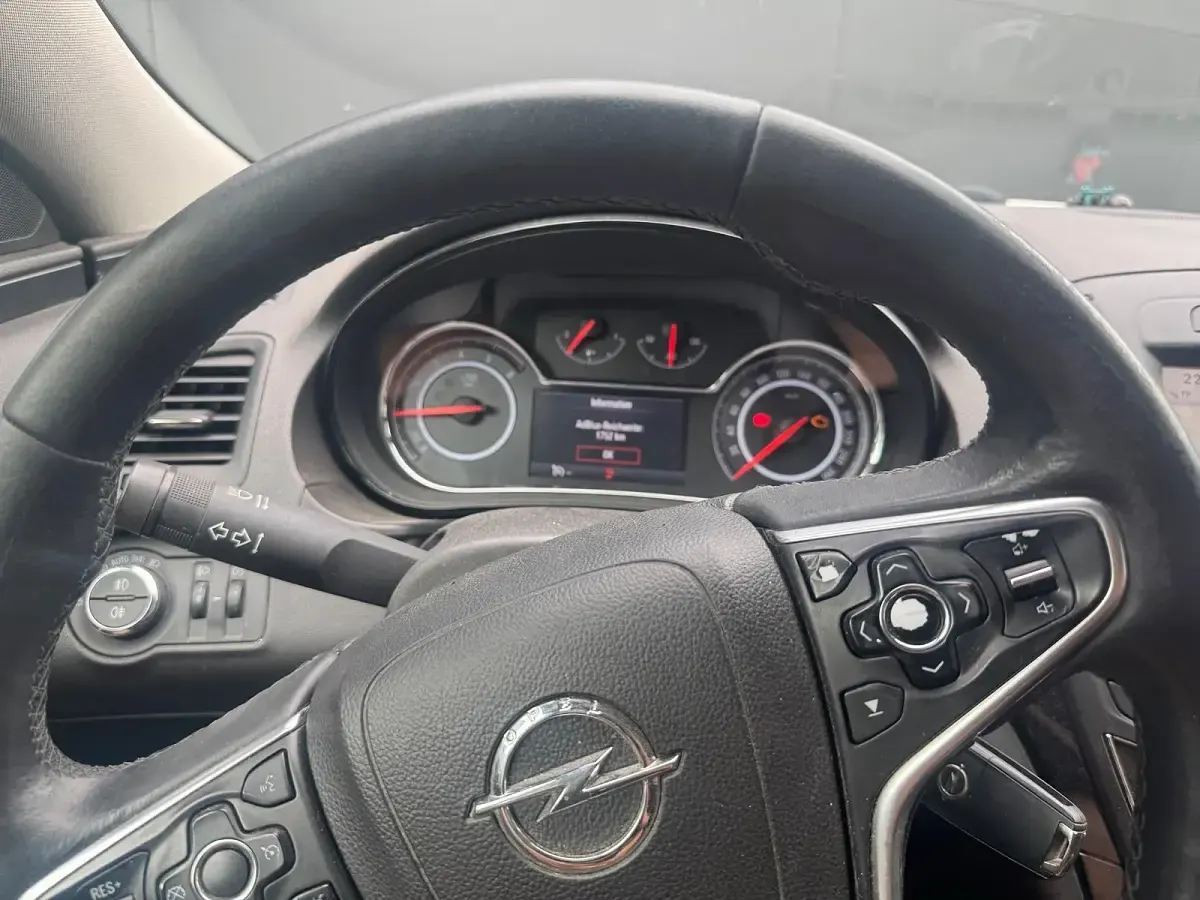 Gebraucht Opel Insignia 170 PS (125 kW) 2015 Weiß Kombi