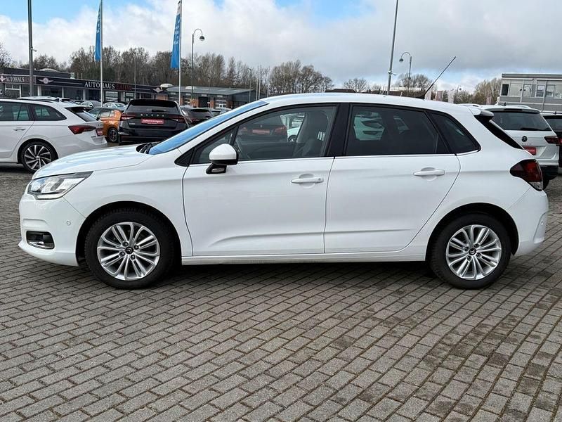 Gebraucht Citroën C4 SELECTION 131 PS (96 kW) 2016 Weiß Limousine