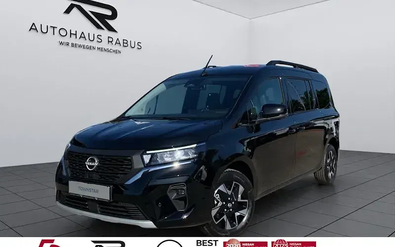 Neu Nissan Townstar Tekna 130 PS (95 kW) 2026 Schwarz Kombi