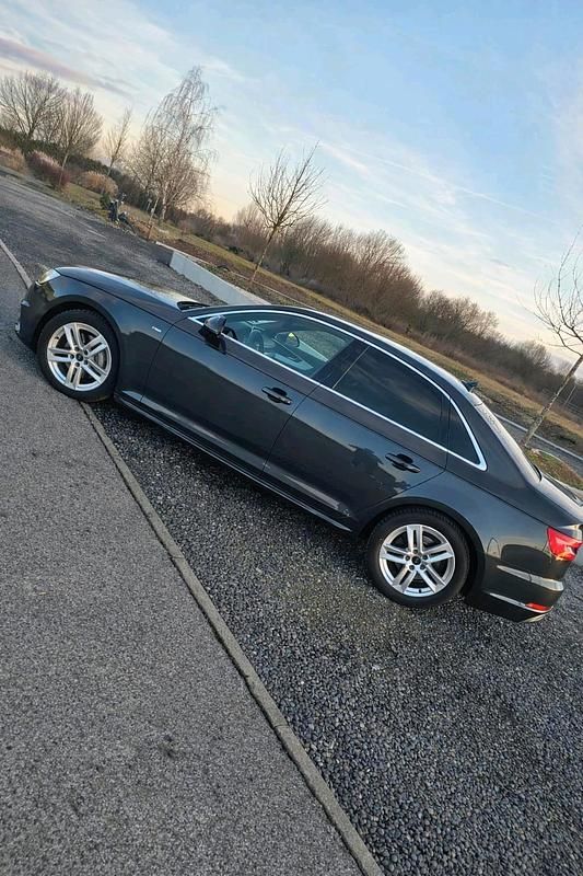Gebraucht Audi A4 S-Line 190 PS (139 kW) 2016 Grau Limousine