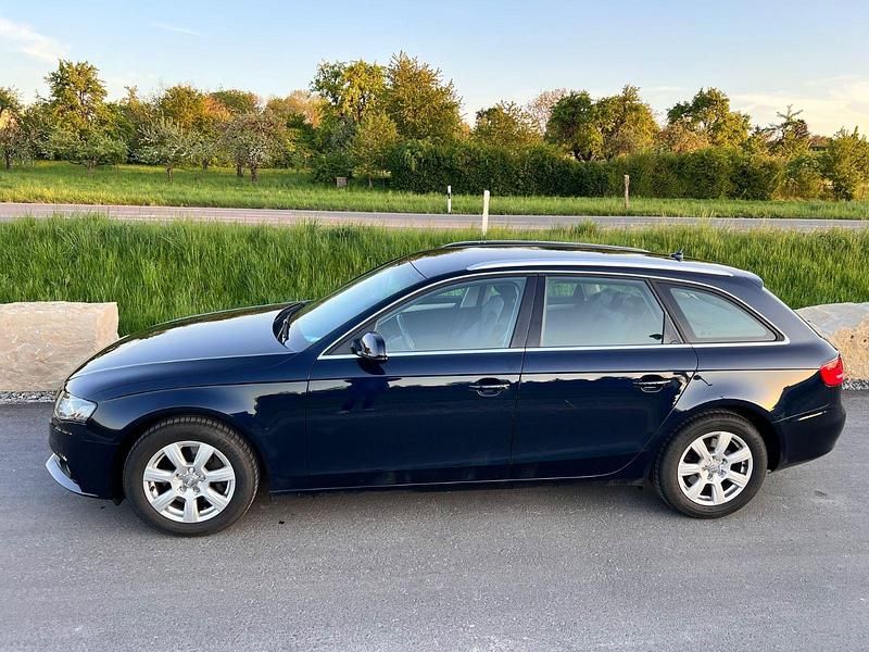 Gebraucht Audi A4 Ambition 211 PS (155 kW) 2011 Blau Kombi