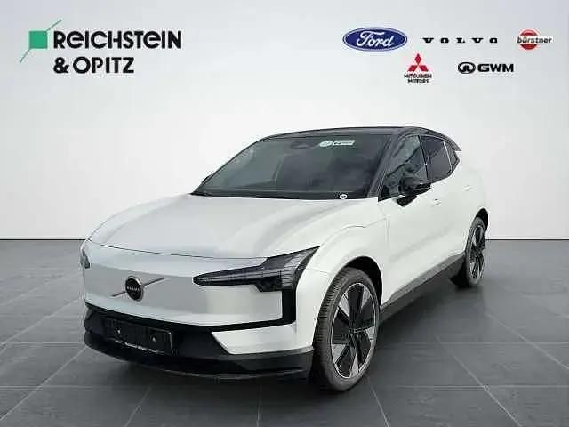 Crystal white pearl Gebraucht 2024 Volvo EX30 Performance SUV | 52.990 € - Bild 1/4