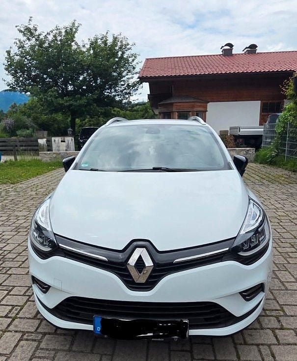 Weiß Gebraucht 2017 Renault Clio GrandTour LIMITED Kombi | 7.700 € (Guter Preis) - Bild 1/4