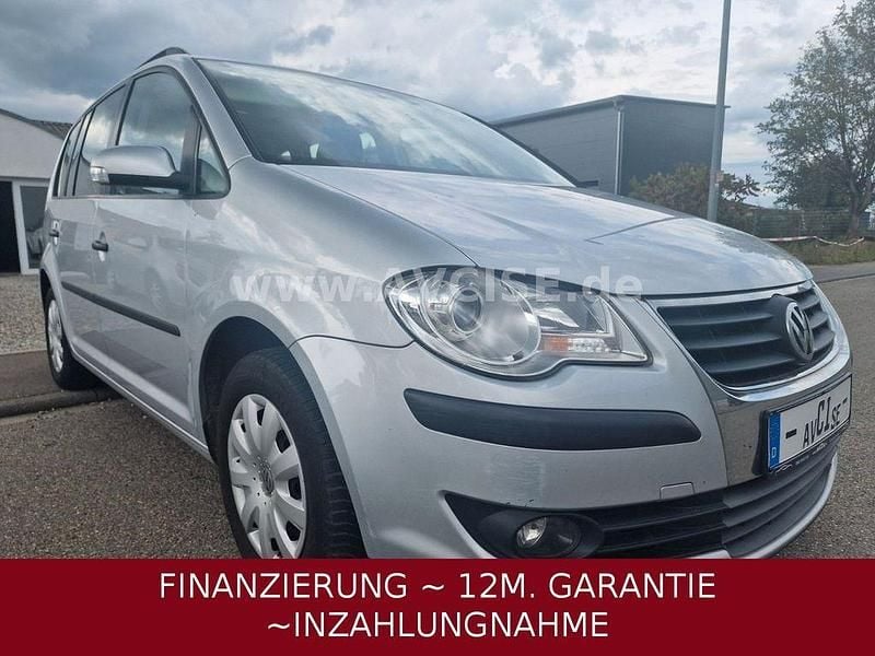 Silber Gebraucht 2008 VW Touran Conceptline Van / Kleinbus | 5.495 € (Teuer) - Bild 1/4