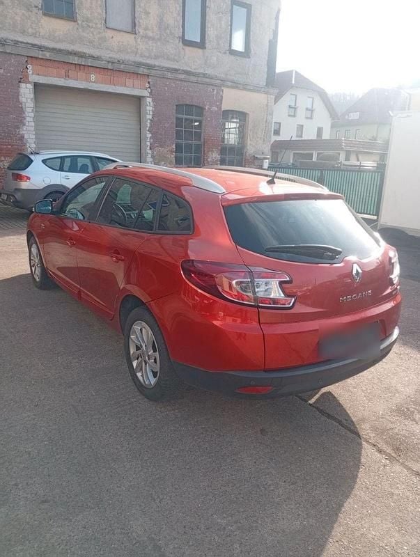Gebraucht Renault Mégane GrandTour 116 PS (85 kW) 2016 Rot Kombi
