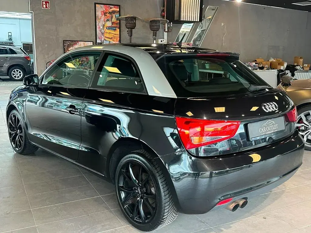 Gebraucht Audi A1 Attraction 122 PS (89 kW) 2011 Schwarz Kleinwagen