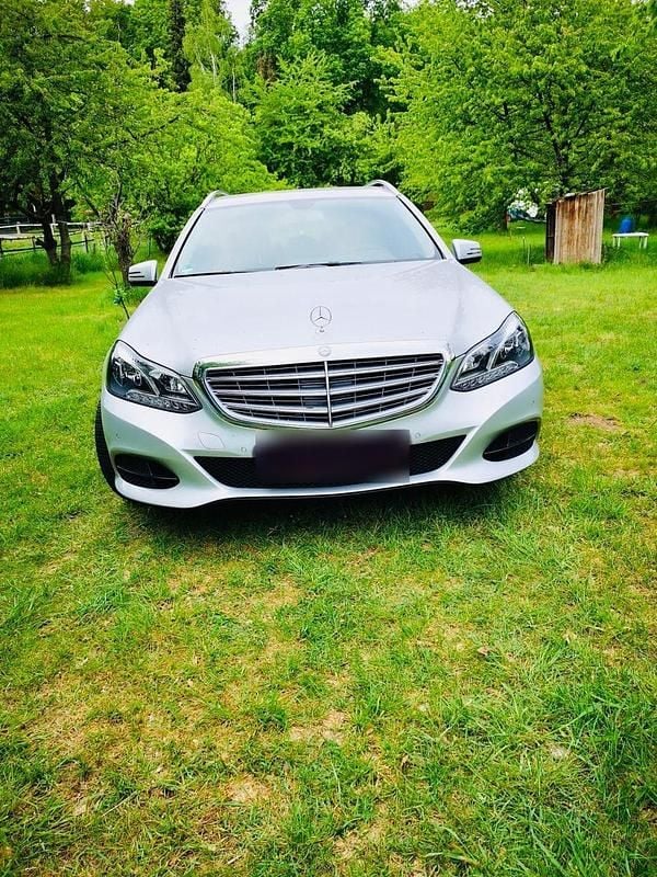 Gebraucht Mercedes E300 231 PS (169 kW) 2014 Silber Kombi