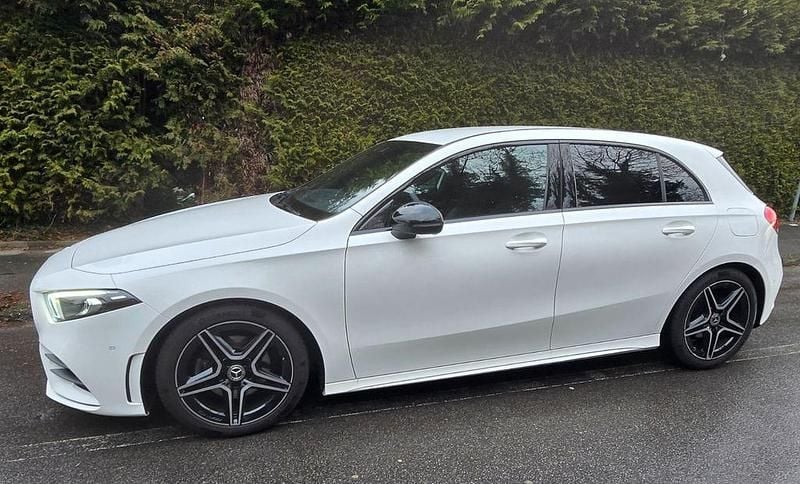 Gebraucht Mercedes A180 AMG line 136 PS (100 kW) 2020 Weiß Limousine