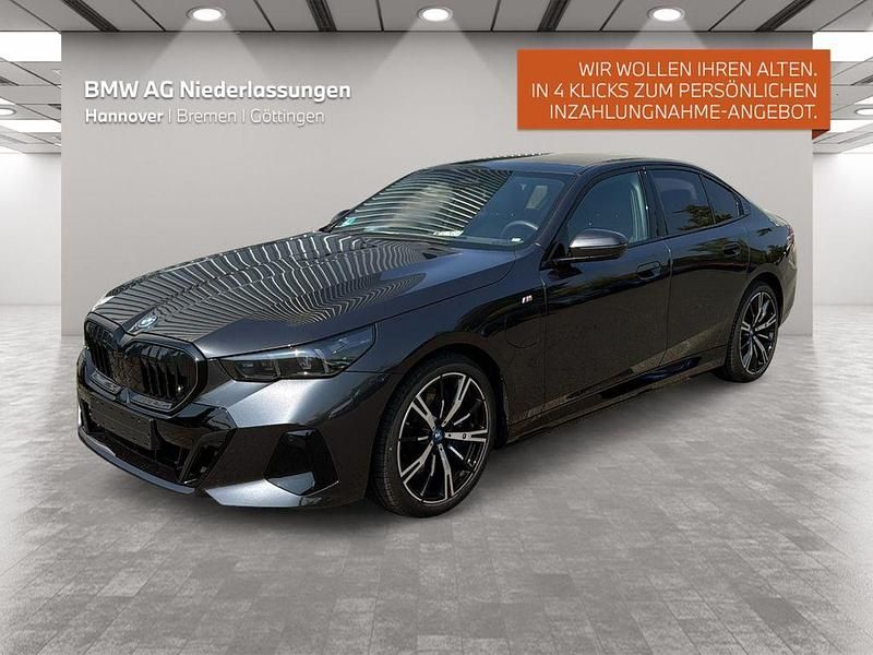 Grau Gebraucht 2024 BMW 550e Comfort Edition Limousine | 81.400 € (Teuer) - Bild 1/4