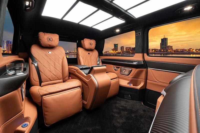 Schwarz Neu 2025 Mercedes V300 Luxury Van / Kleinbus | 339.150 € - Bild 1/4