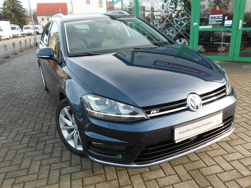 Gebraucht VW Golf VII Highline 125 PS (91 kW) 2015 Blau Limousine