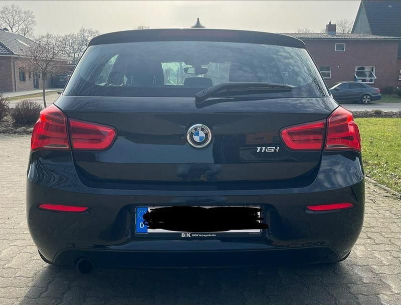 Gebraucht BMW 118 Advantage 136 PS (100 kW) 2017 Schwarz Kleinwagen