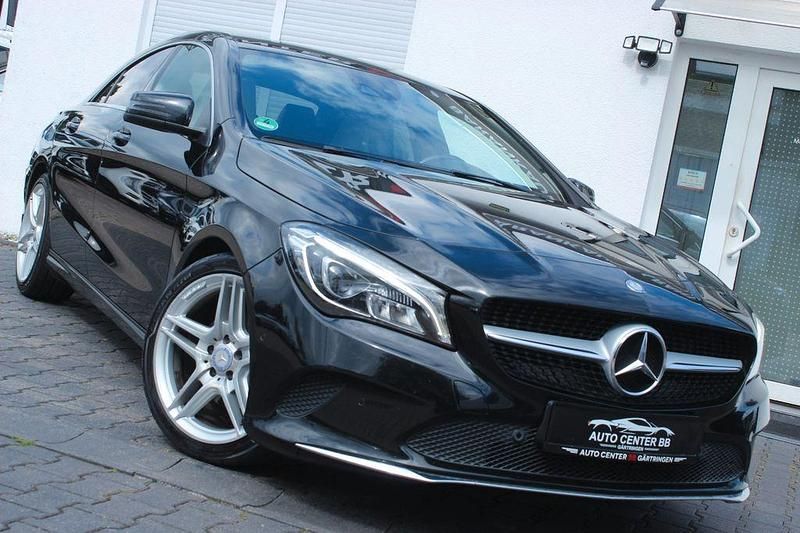 Schwarz Gebraucht 2017 Mercedes CLA200 Urban Limousine | 15.400 € (Fairer Preis) - Bild 1/4