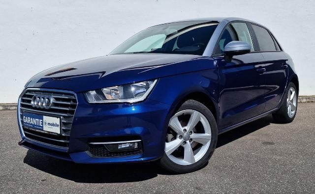 Blau Gebraucht 2017 Audi A1 Sportback Design Kleinwagen | 14.995 € (Etwas zu teuer) - Bild 1/4