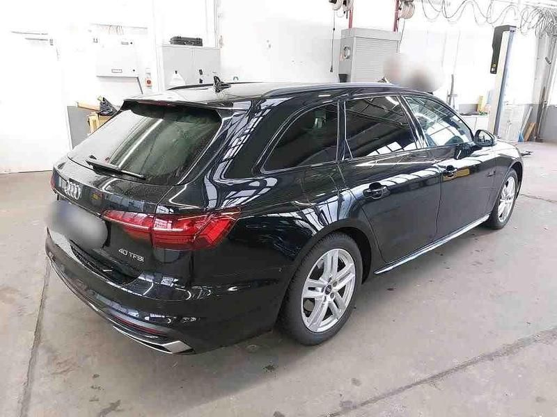 Gebraucht Audi A4 Advanced Plus 204 PS (150 kW) 2022 Mythosschwarz metallic Kombi