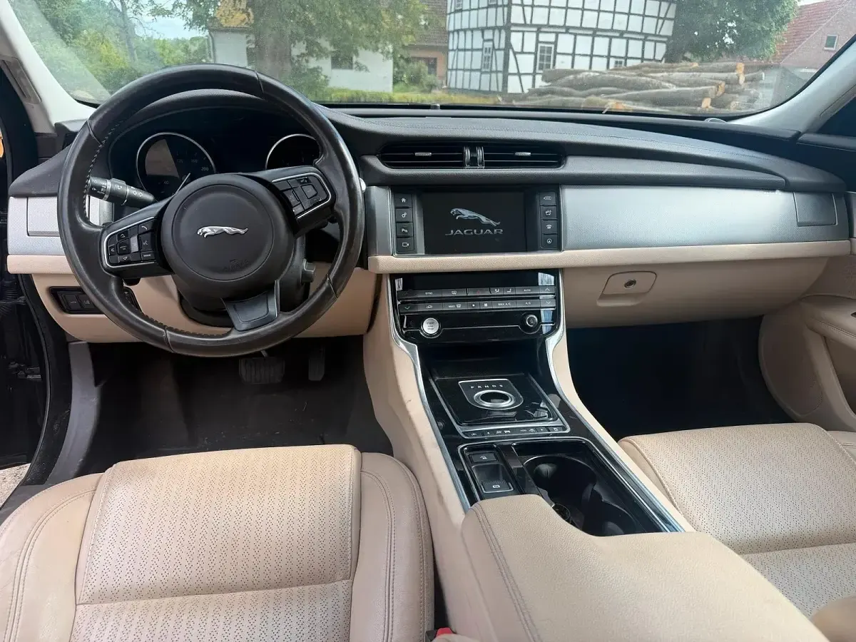 Gebraucht Jaguar XF 163 PS (119 kW) 2015 Limousine