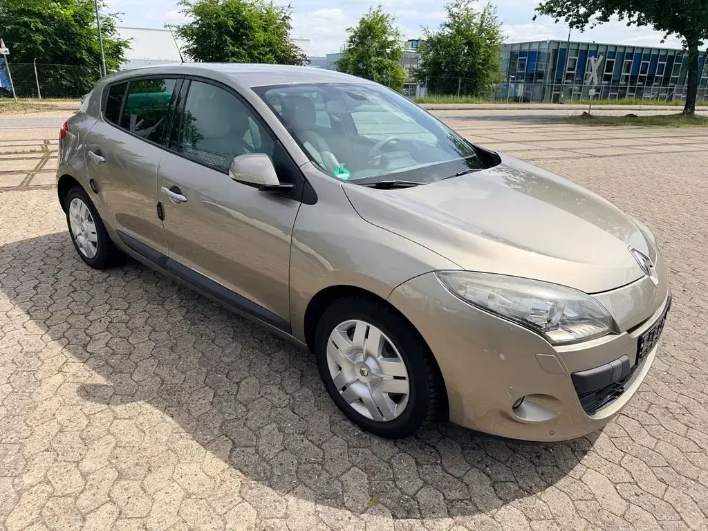 Gebraucht Renault Mégane III Luxe 131 PS (96 kW) 2009 Limousine
