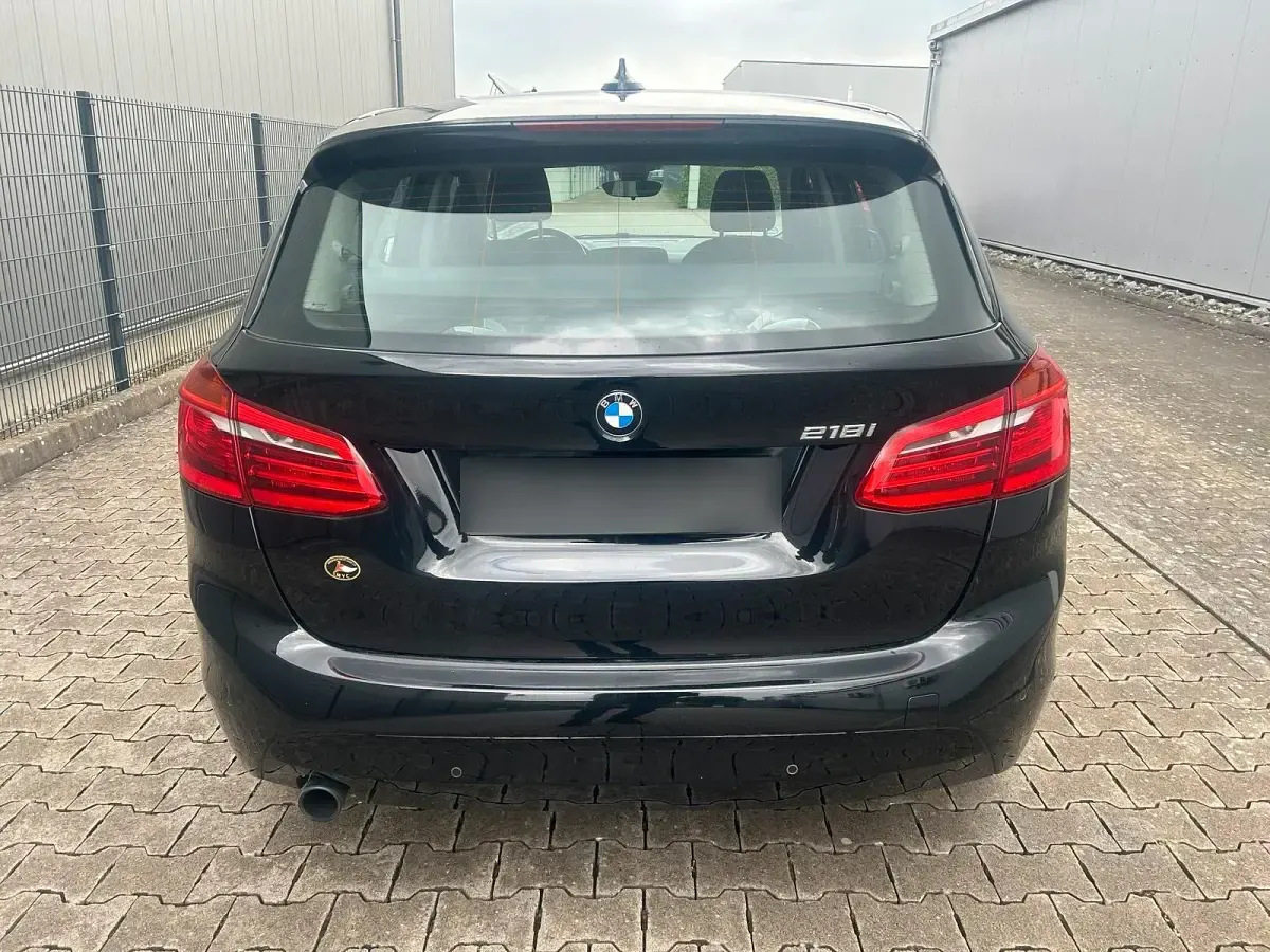 Gebraucht BMW 218 Active Tourer 136 PS (100 kW) 2015 Schwarz Van / Kleinbus