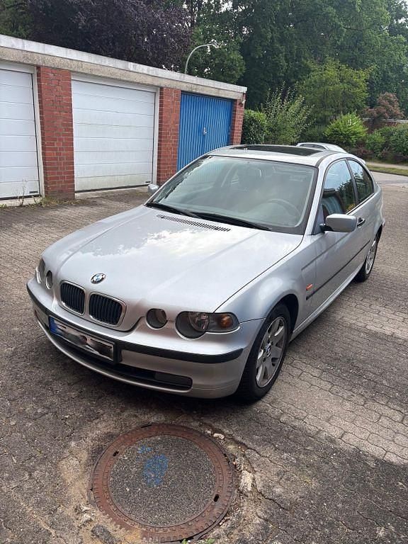 Silber Gebraucht 2003 BMW 318 Limousine | 2.000 € (Guter Preis) - Bild 1/4