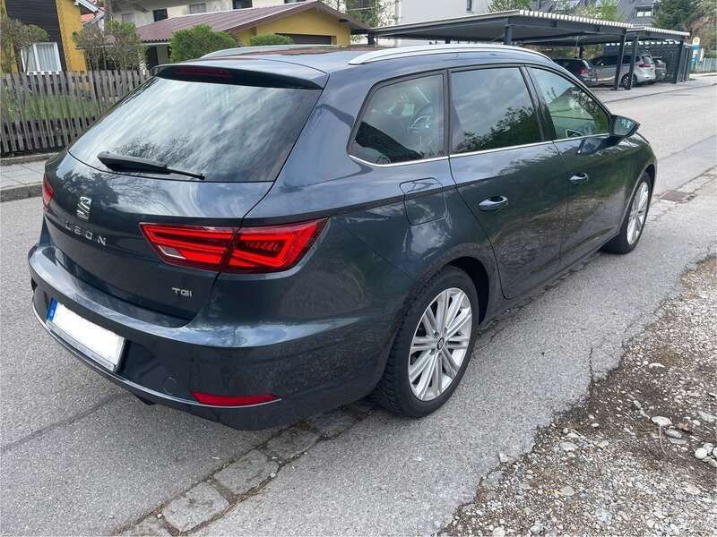 Grau Gebraucht 2020 Seat Leon ST Kombi | 17.500 € (Etwas zu teuer) - Bild 1/4