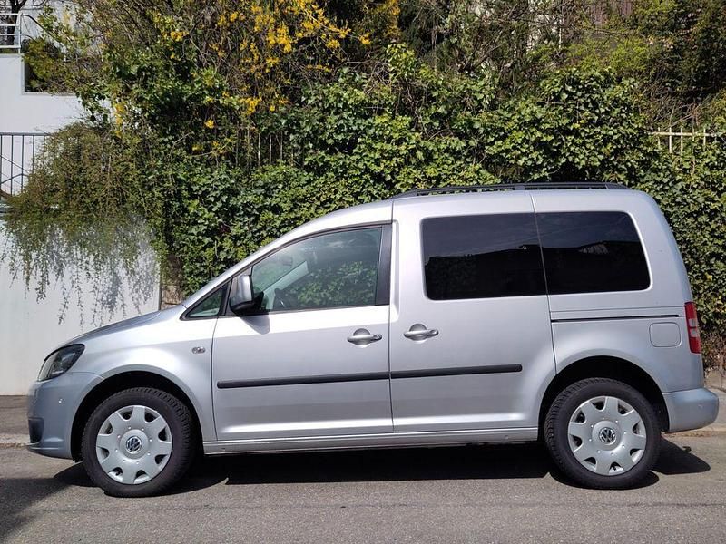 Gebraucht VW Caddy Comfortline 140 PS (102 kW) 2012 Silber Van / Kleinbus