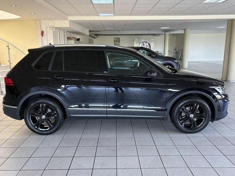 Gebraucht VW Tiguan Active 150 PS (110 kW) 2021 Deepblack perleffekt (schwarz) SUV