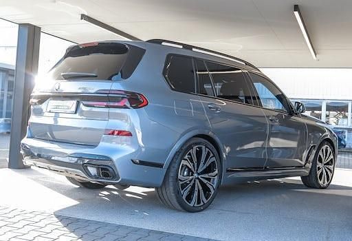 Gebraucht BMW X7 M Sport 352 PS (258 kW) 2025 Grau SUV