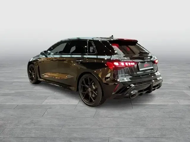 Gebraucht Audi RS3 Sportback Comfort 400 PS (294 kW) 2026 Mythosschwarz metallic Kleinwagen