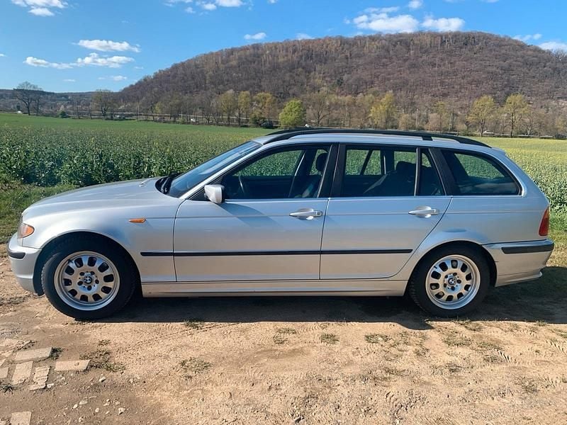 Gebraucht BMW 320 170 PS (125 kW) 2003 Silber Kombi