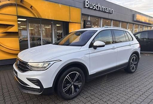 Gebraucht VW Tiguan Active 150 PS (110 kW) 2021 Pure white SUV