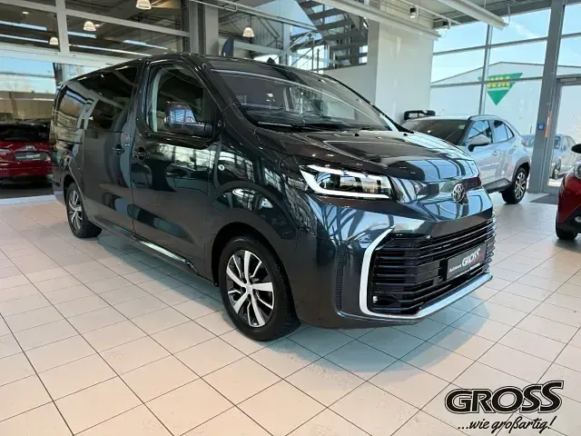 Gebraucht Toyota Proace Verso Team 177 PS (130 kW) 2024 Grau Kombi