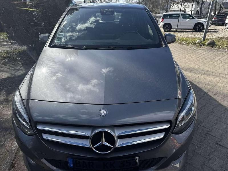 Gebraucht Mercedes B220 184 PS (135 kW) 2015 Silber Van / Kleinbus