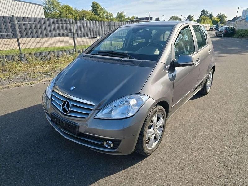 Grau Gebraucht 2010 Mercedes A160 Kleinwagen | 2.480 € (Guter Preis) - Bild 1/4