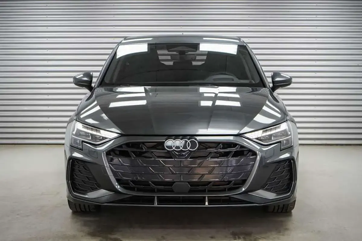 Neu Audi A3 204 PS (150 kW) 2026 Daytonagrau metallic (6y) Limousine