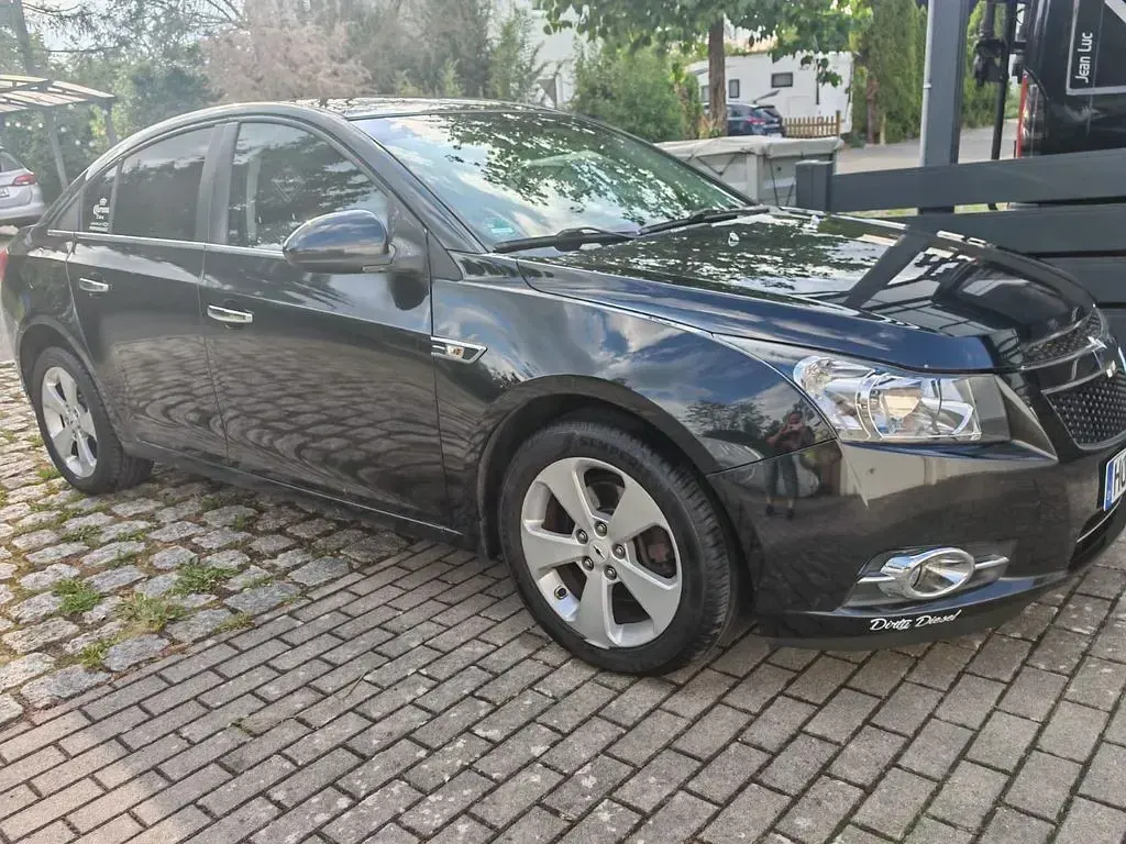 Gebraucht Chevrolet Cruze LT 163 PS (119 kW) 2011 Schwarz Limousine