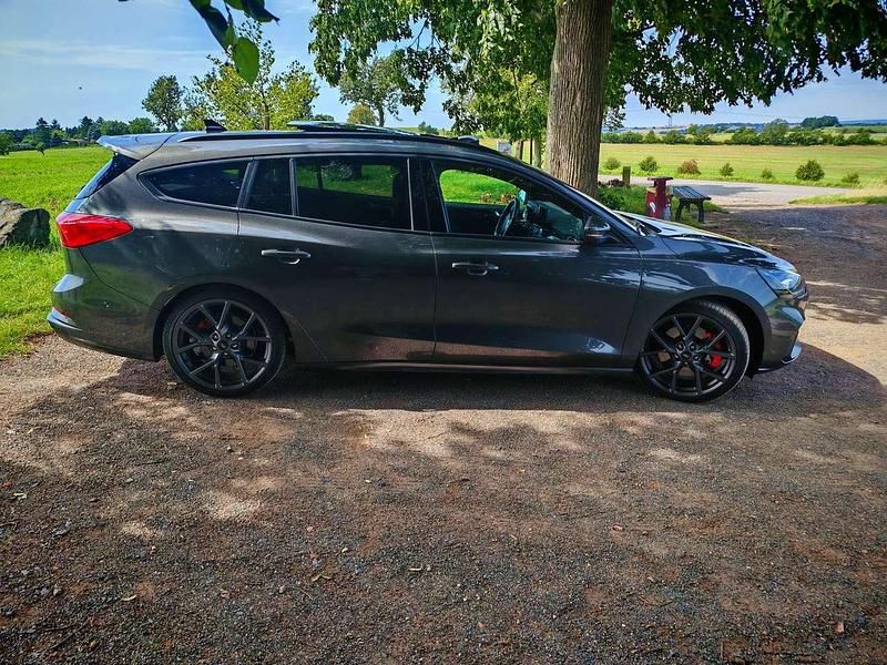 Gebraucht Ford Focus ST 280 PS (205 kW) 2020 Grau Kombi