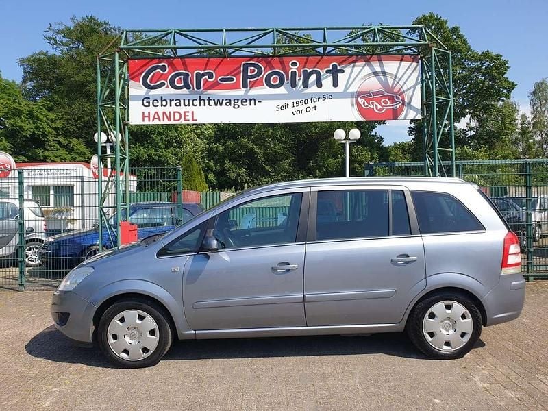 Lichtsilber/silver lightning Gebraucht 2008 Opel Zafira Edition Van / Kleinbus | 1.995 € (Guter Preis) - Bild 1/4