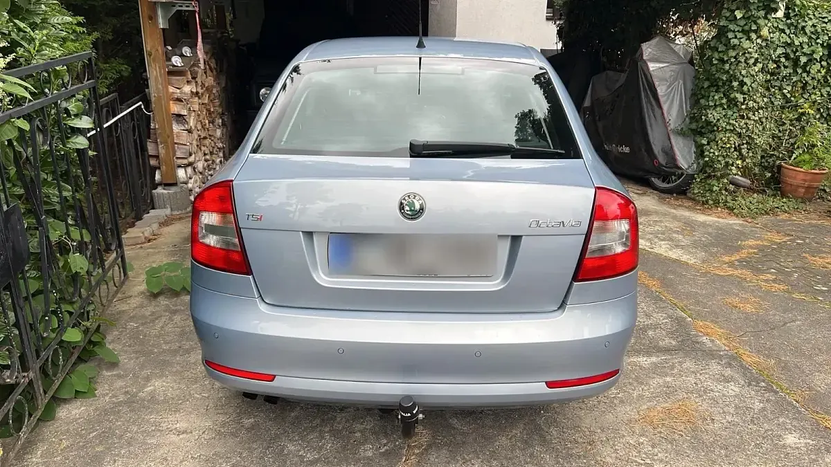 Gebraucht Skoda Octavia Ambiente 160 PS (117 kW) 2010 Andere farben Limousine