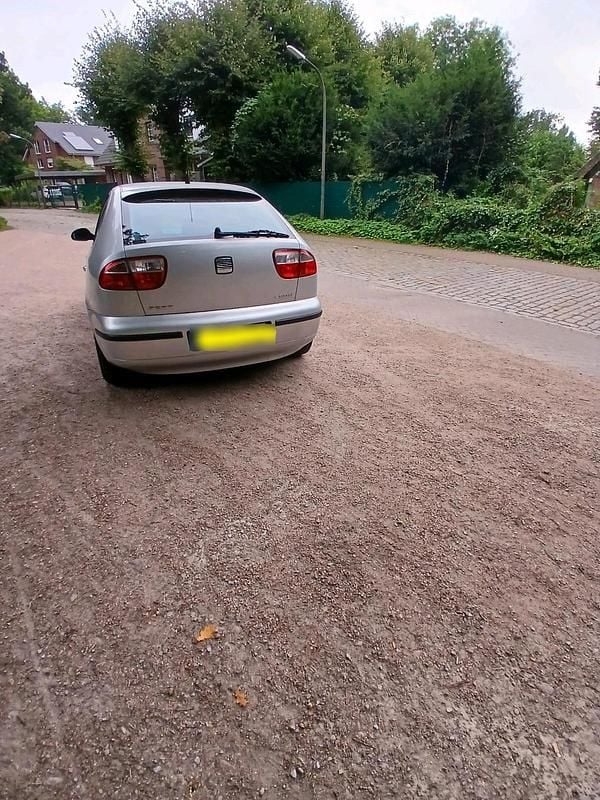 Usata Seat Leon 105 CV (77 kW) 2004 Argento Utilitaria