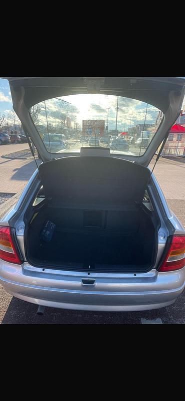 Second-hand Opel Astra 101 CP (74 kW) 1999 Argintiu Berlinǎ