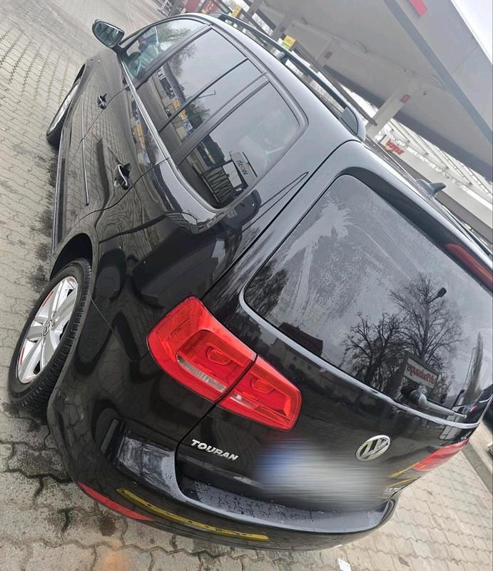 Gebraucht VW Touran 140 PS (102 kW) 2012 Schwarz Van / Kleinbus