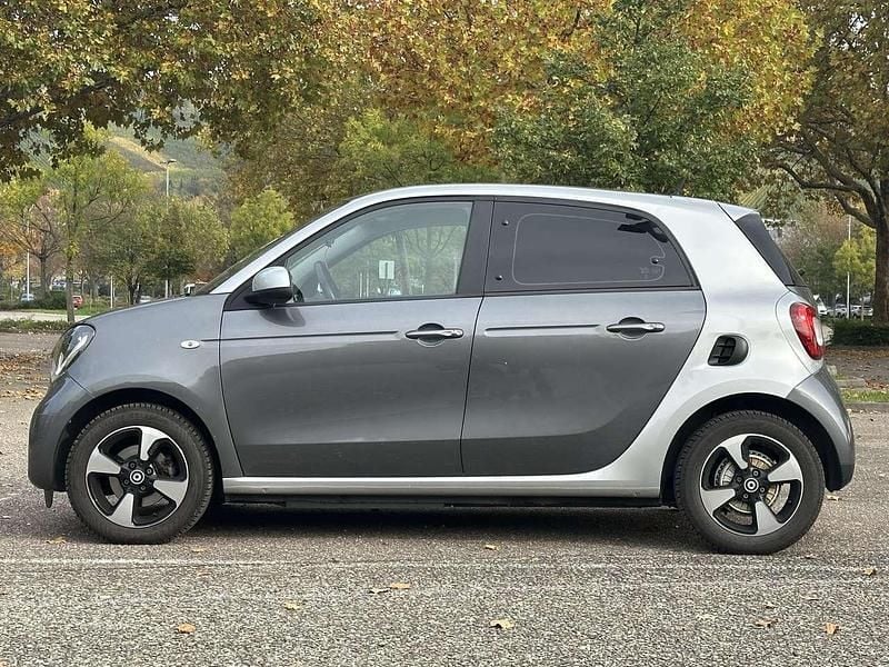 Gebraucht Smart ForFour Electric Drive Passion 60 kW (82 PS) 2019 Grau Limousine