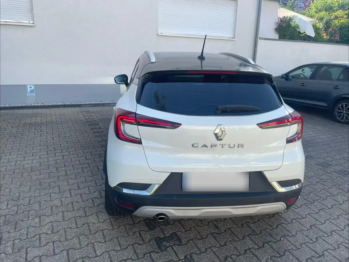 Gebraucht Renault Captur Intens 154 PS (113 kW) 2020 Weiß SUV