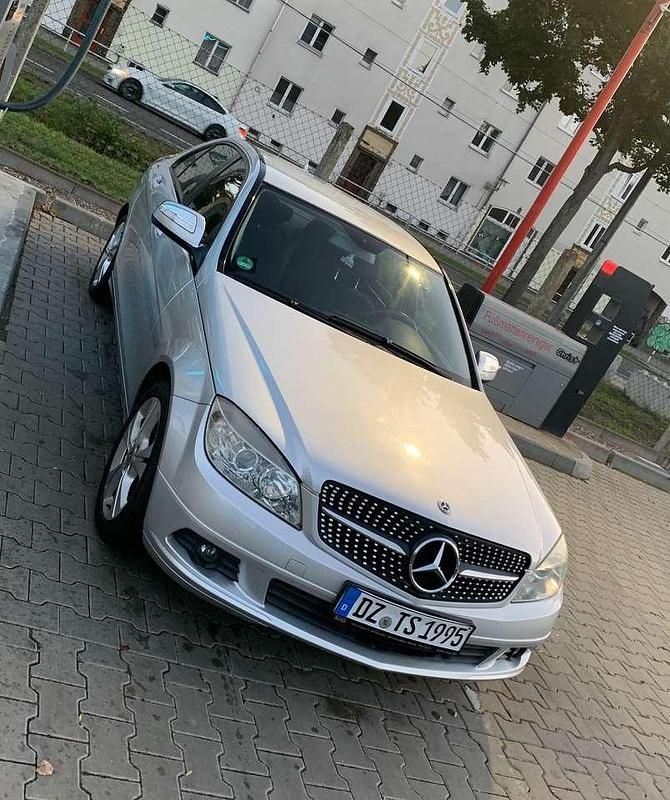 Silber Gebraucht 2007 Mercedes C180 Classic Limousine | 8.500 € (Fairer Preis) - Bild 1/4