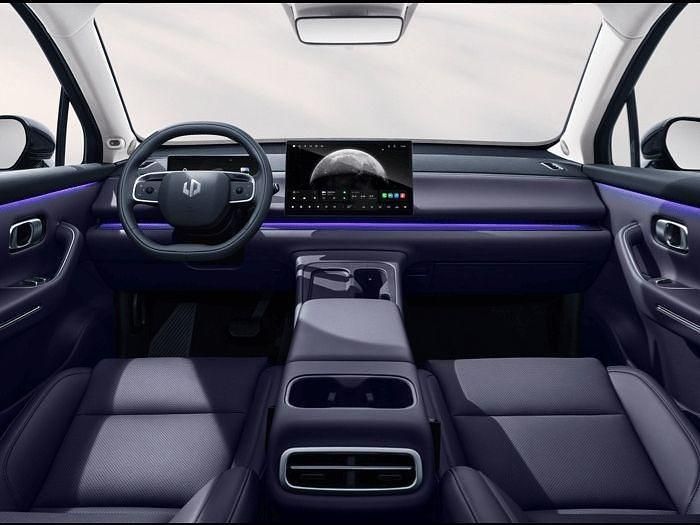 Neu Leapmotor C10 160 kW (218 PS) 2026 Glazed green SUV