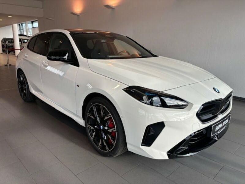 Neu BMW M135 Performance 300 PS (220 kW) 2026 Weiß Kleinwagen