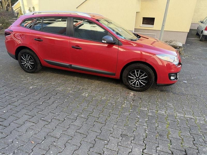 Gebraucht Renault Mégane III 101 PS (74 kW) 2013 Rot Limousine