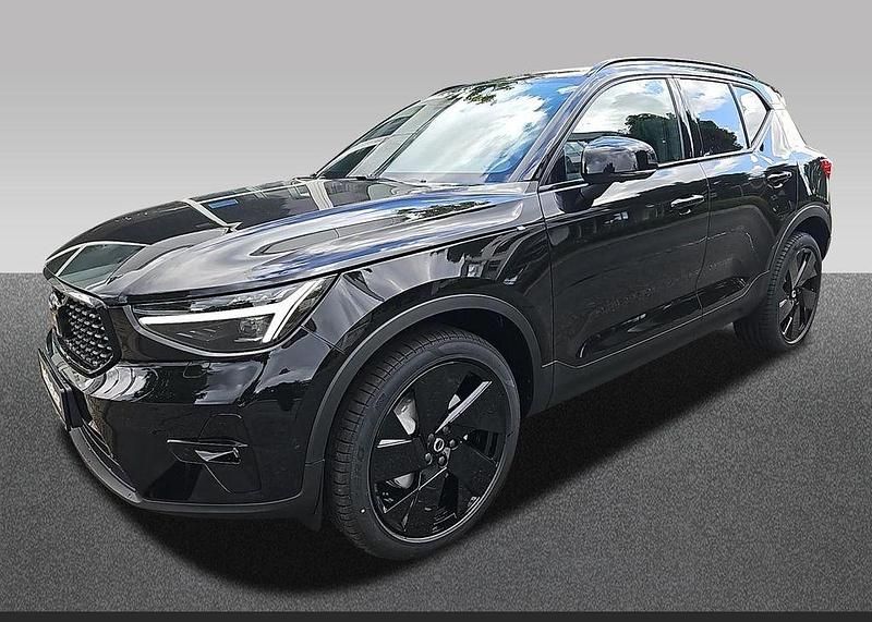 Onyx black / metallic Neu 2025 Volvo XC40 Plus SUV | 46.998 € (Fairer Preis) - Bild 1/4