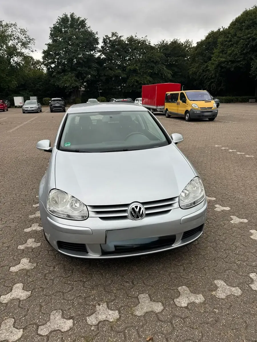 Gebraucht VW Golf V 115 PS (84 kW) 2006 Silber Kleinwagen